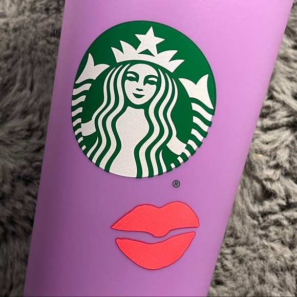 Color changing Starbucks Lips Valentine’s Cup - Picture 7 of 7